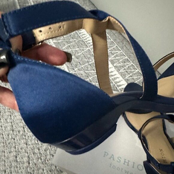 Pashion Footwear Blue Convertible Heels Sandals Size 7.5 Elegant Evening Chic - Picture 8 of 16